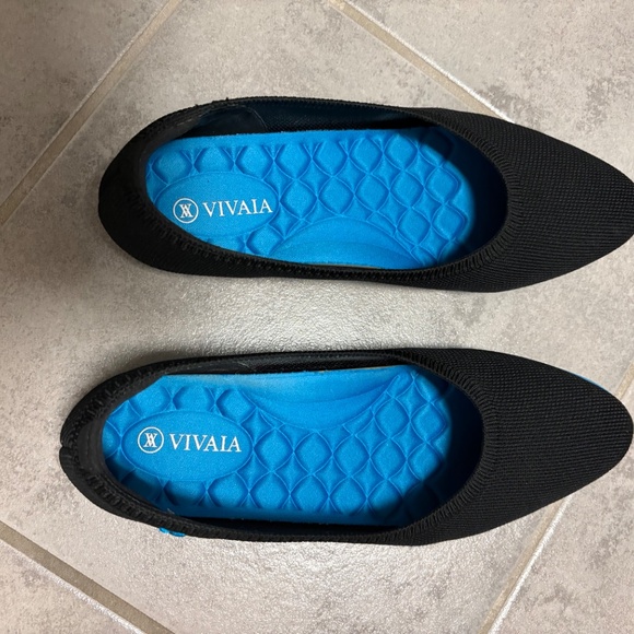 VIVAIA "Aria Walker" Lightweight Pointed Toe Ballet Flats in Black and Blue - Picture 4 of 8